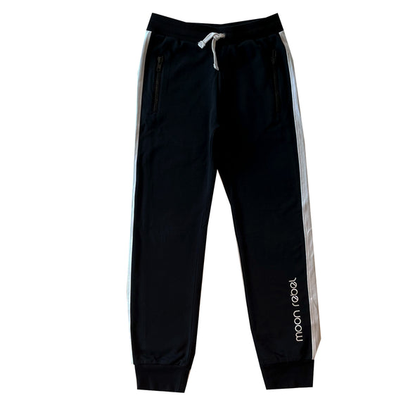 Zwarte joggingbroek van Moon Rebel kinderkleding voor jongens en meisjes.